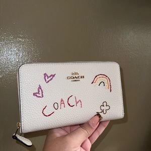 Coach Women's Medium ID Zip Wallet (Pebble Leather, Diary Embroidery - Chalk)